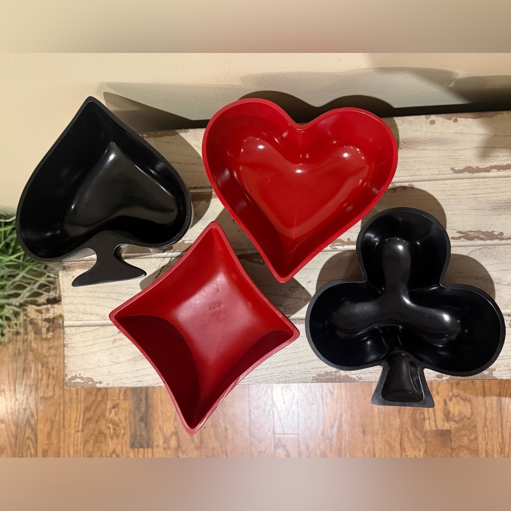 Vintage Red and Black Playing Card Suit Shaped Snack Bowls - Picture 2 of 13